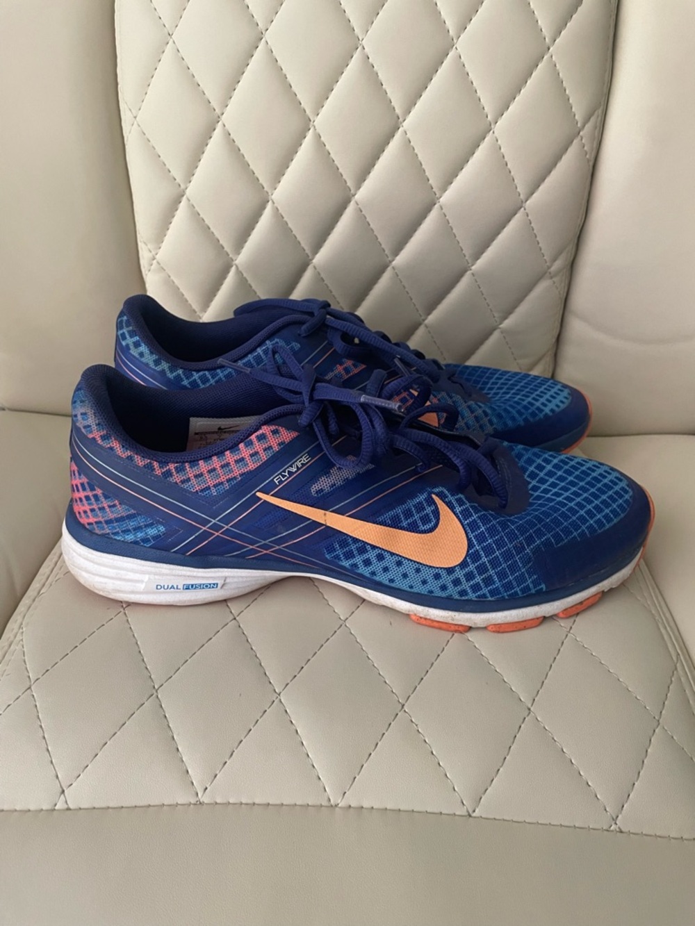 Nike Women's Dual Fusion TR 2 Print cross-training shoes in Hyper Cobalt/Mango